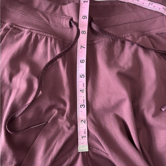 Lululemon Align Jogger Pants Womens Sz 4 Hi-Rise Nulu Cuffed Plum Tiny Flaw Snag - Picture 8 of 10